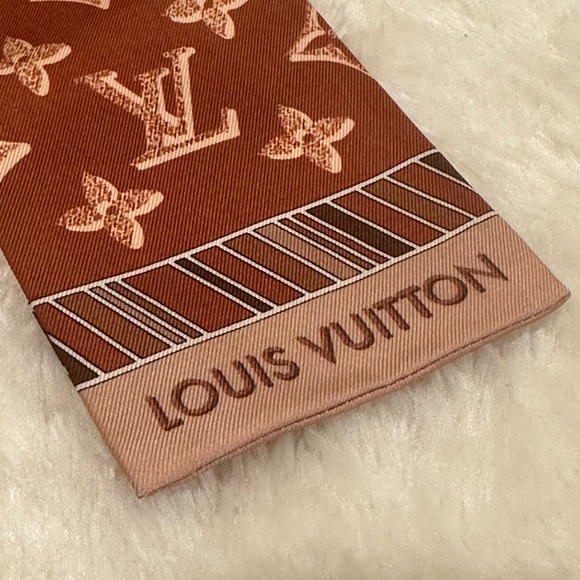 Louis Vuitton bandeau twilly✨ - Picture 8 of 8